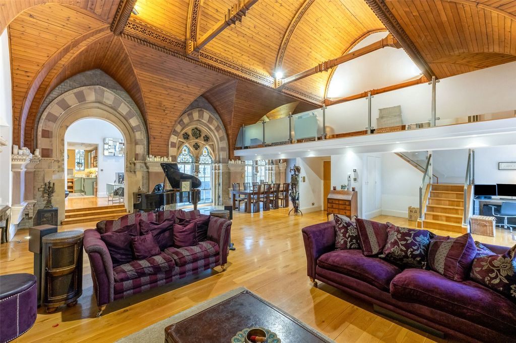 Property photo 2 of 18 Reception Room