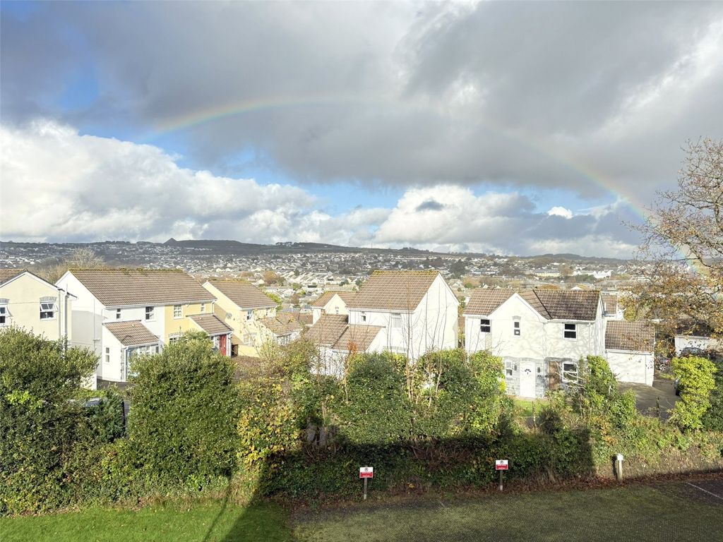 Property photo 3 of 16 Picture No. 30