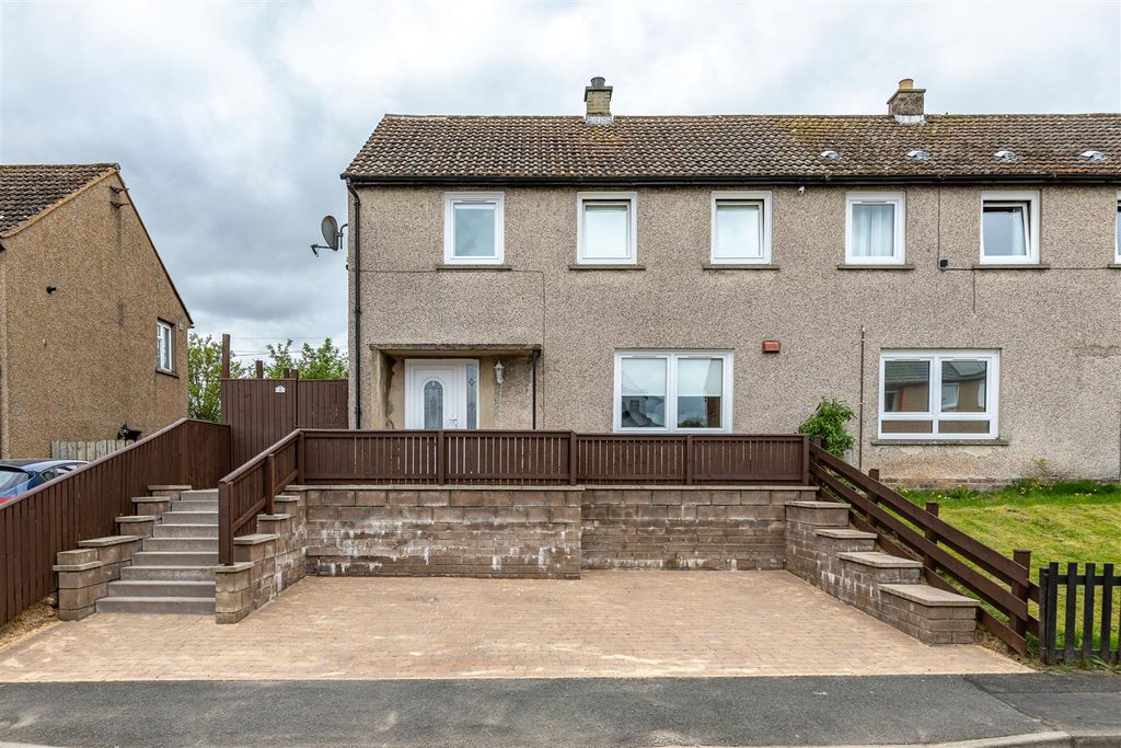 Property photo 1 of 23 51 Glenburn Avenue Newtown St Boswells 04.Jpg