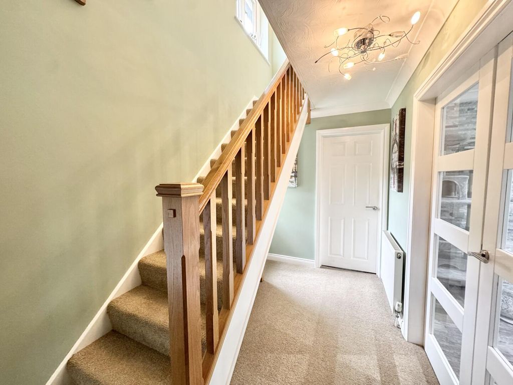 Property photo 3 of 40 Hallway