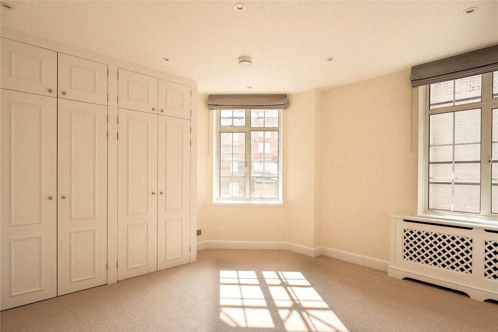 Property photo 3 of 14 Principle Bedroom