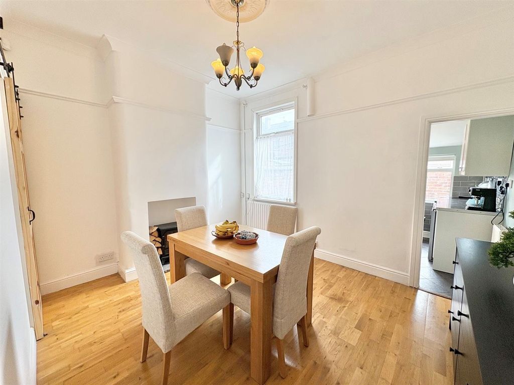 Property photo 3 of 9 Dining.Jpg