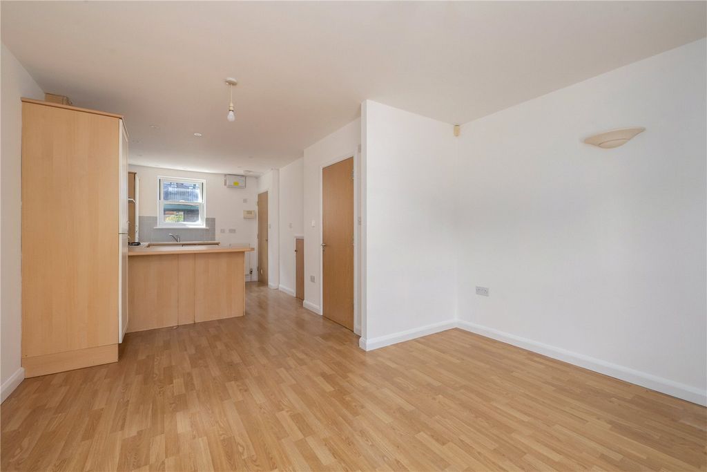 Property photo 3 of 20 Picture No. 11