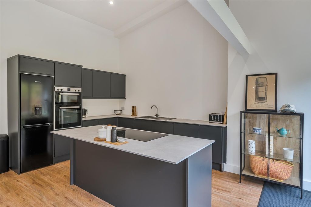 Property photo 3 of 15 Kitchen