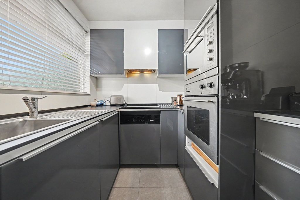 Property photo 3 of 12 Picture No. 06