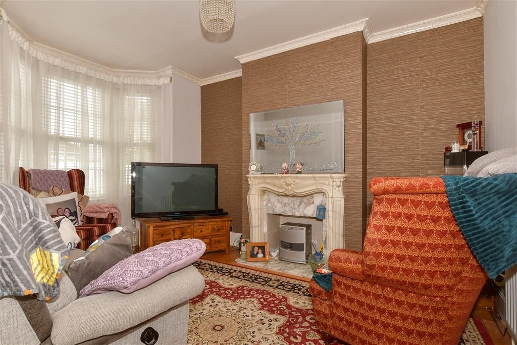 Property photo 1 of 10 Lounge