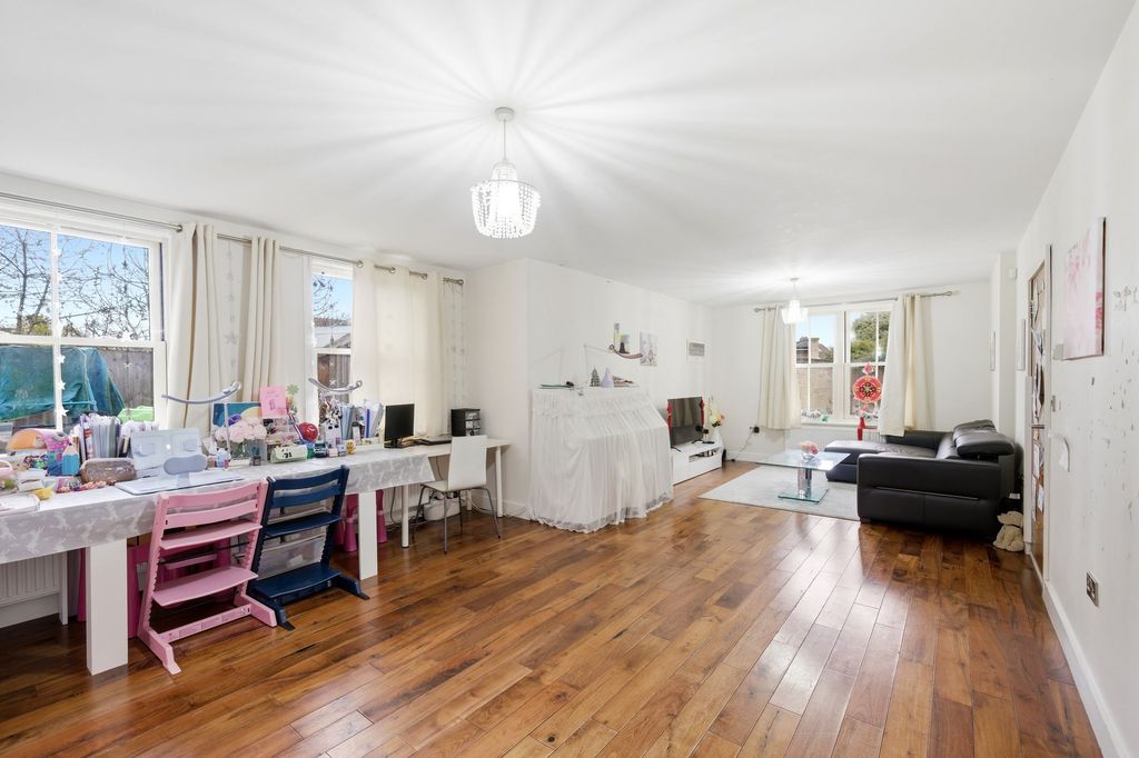 Property photo 3 of 22