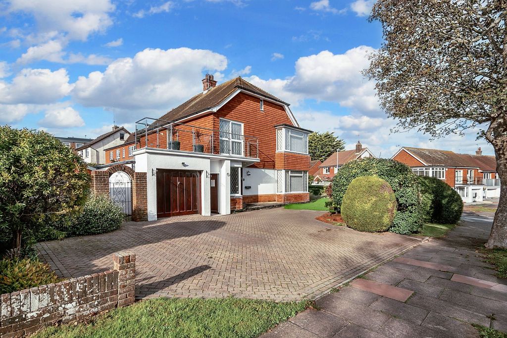 Property photo 1 of 24