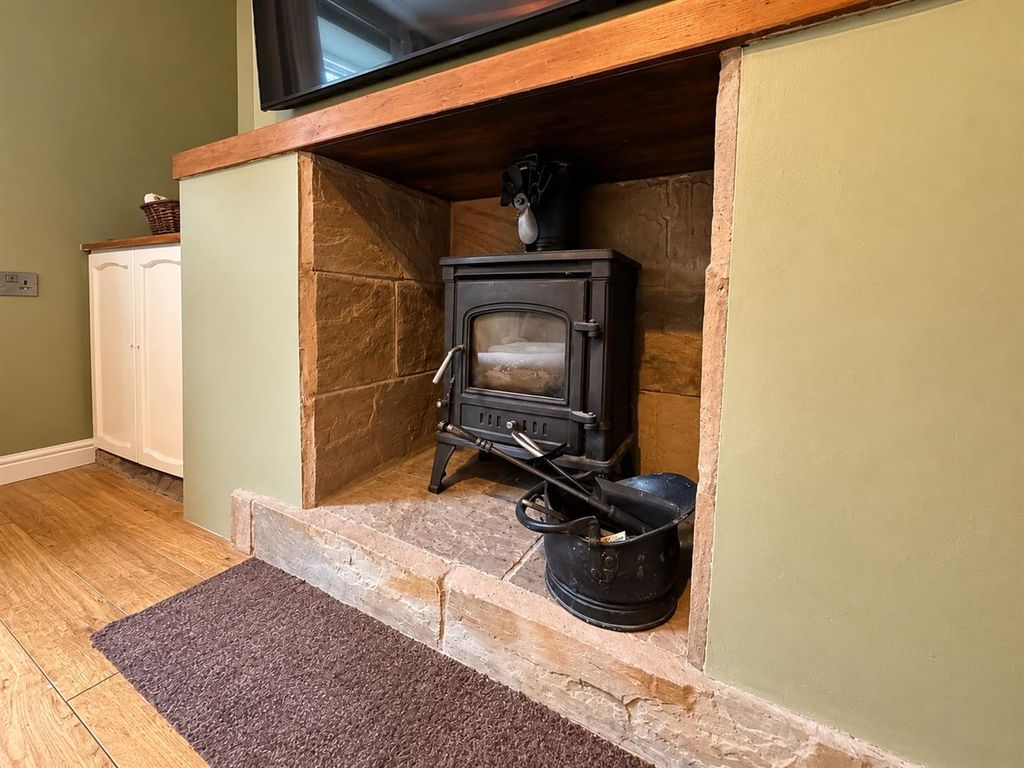 Property photo 3 of 17 Fire Place.Jpeg