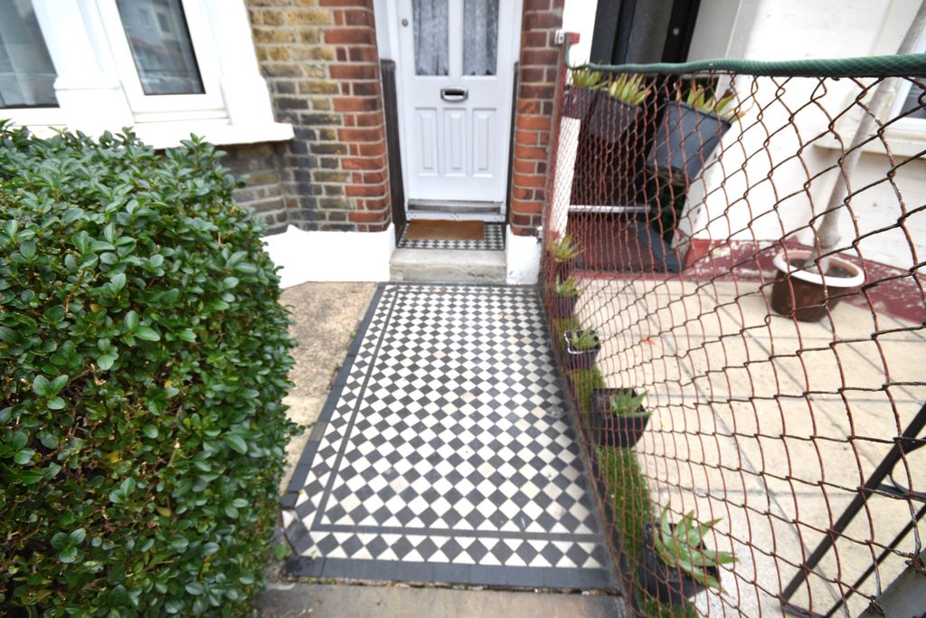 Property photo 2 of 19 Gallery