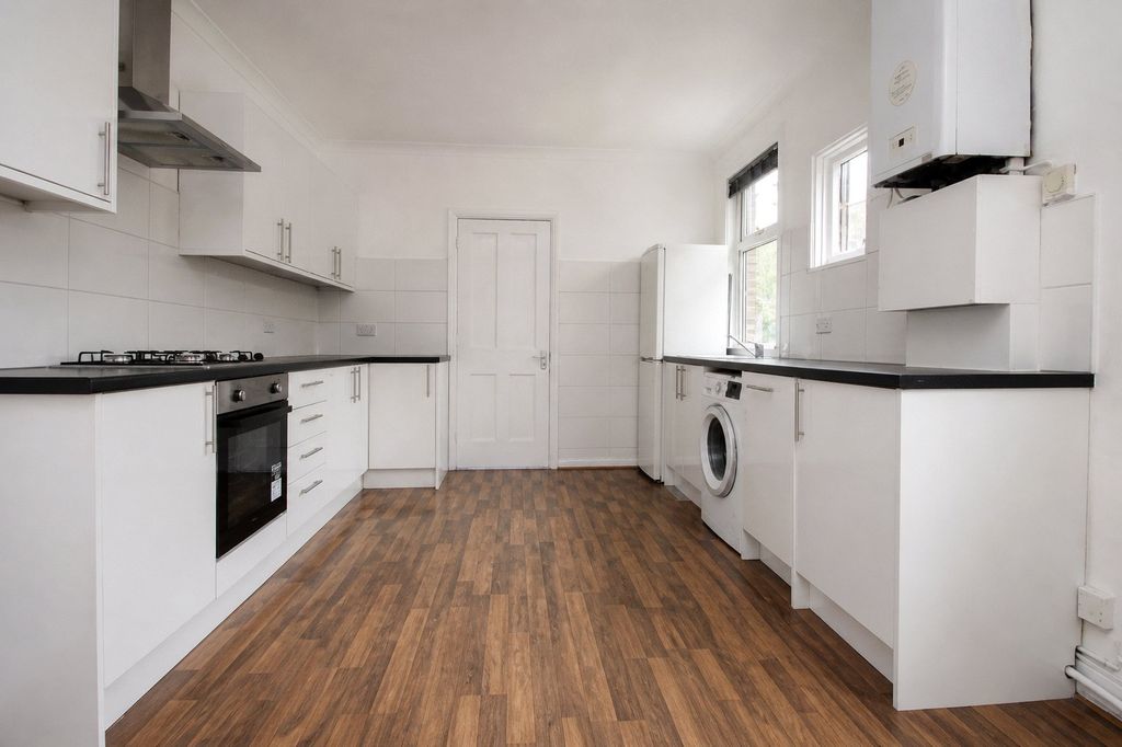 Property photo 2 of 12 Reception/Kitchen