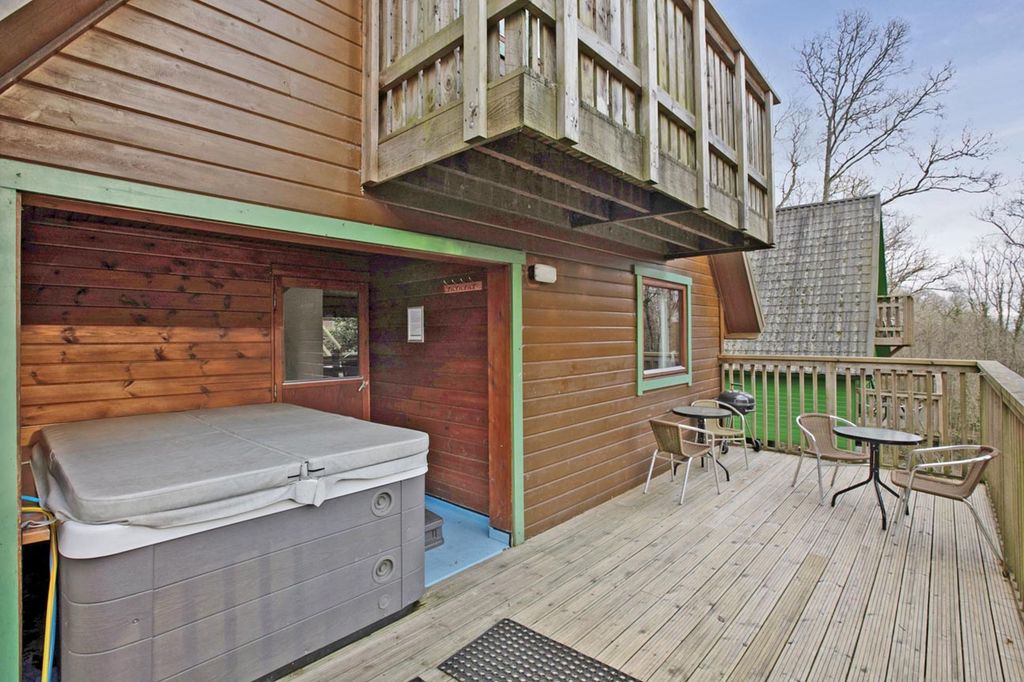 Property photo 3 of 25