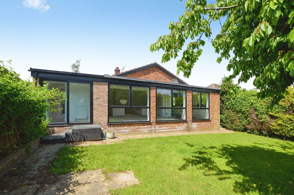 Property photo 2 of 21