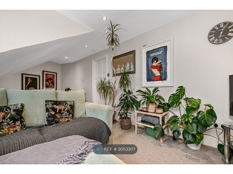 Property photo 1 of 15 Living Room