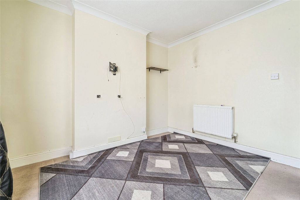 Property photo 3 of 21 Picture No. 15