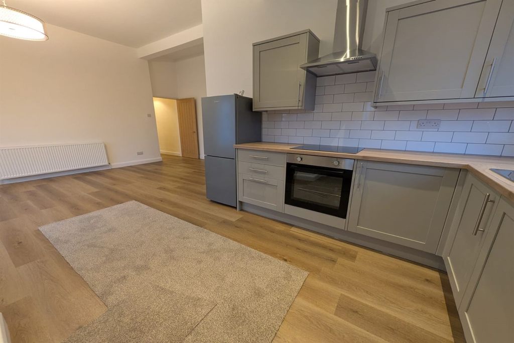 Property photo 1 of 6 (Main)