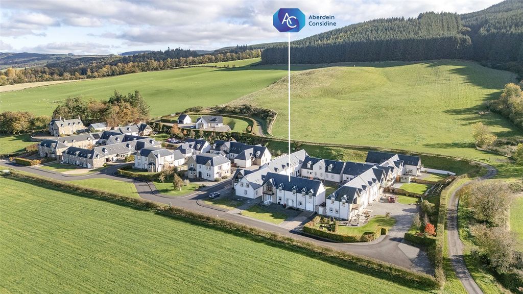 Property photo 2 of 53 Picture No. 15