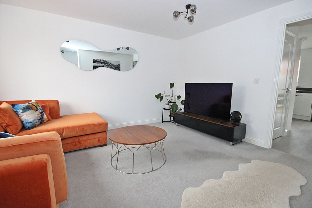 Property photo 3 of 17 4890513