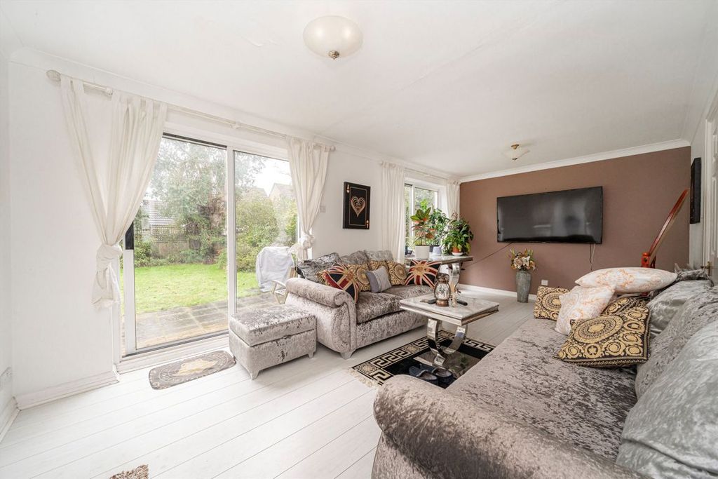 Property photo 2 of 6