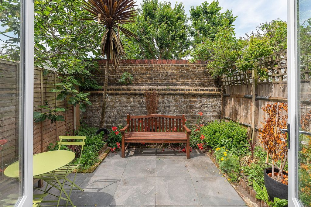 Property photo 2 of 29
