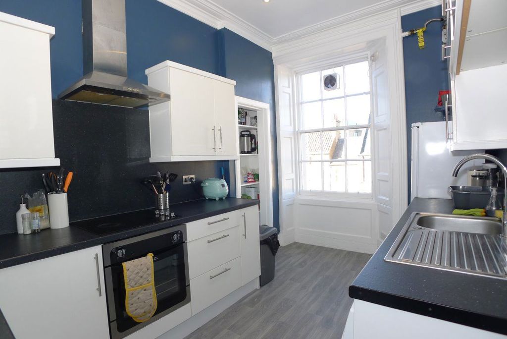 Additional image 4 of 2 bed flat to rent124 North Street, St Andrews KY16