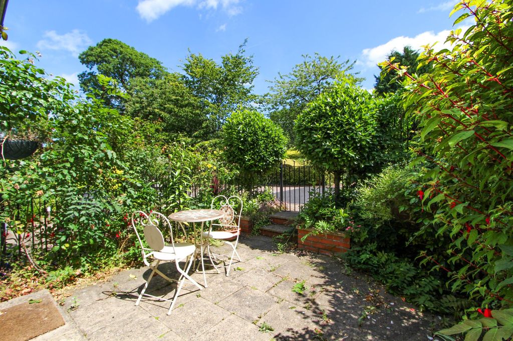 Property photo 3 of 26