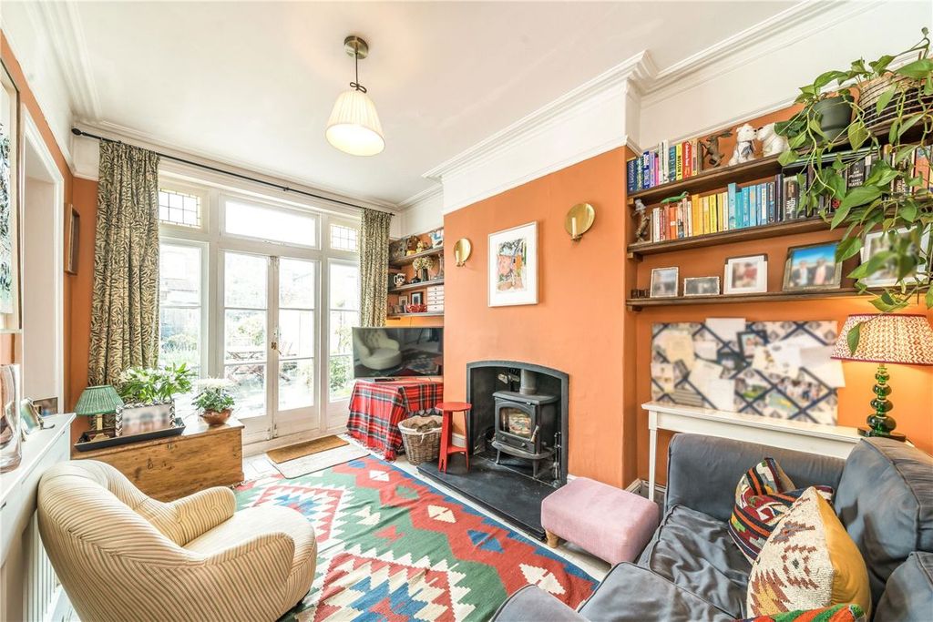 Property photo 2 of 9