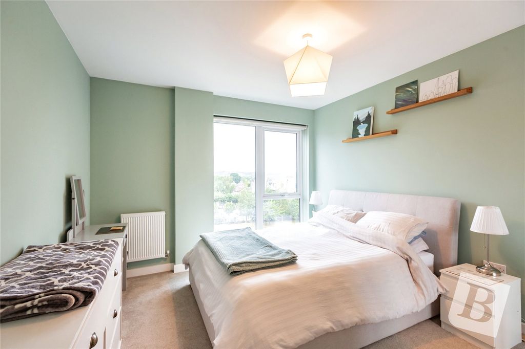 Property photo 2 of 10 Bedroom