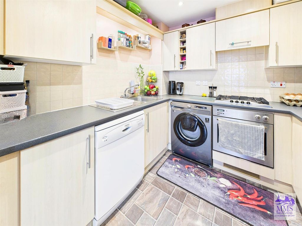 Property photo 3 of 10 Cam04098G0-Pr0126-Still004.Jpg