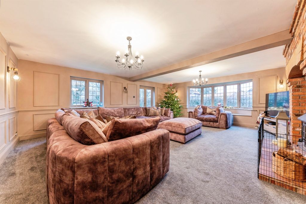 Property photo 2 of 31