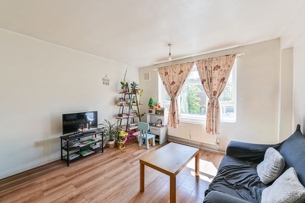 Property photo 2 of 7