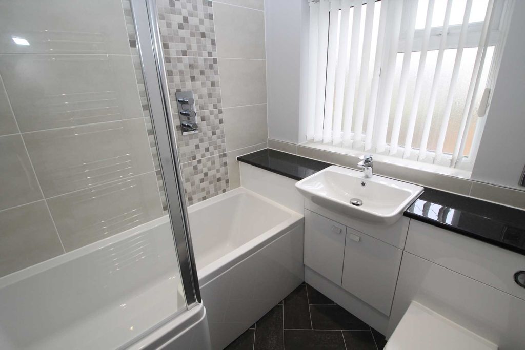 Property photo 2 of 14 Photo