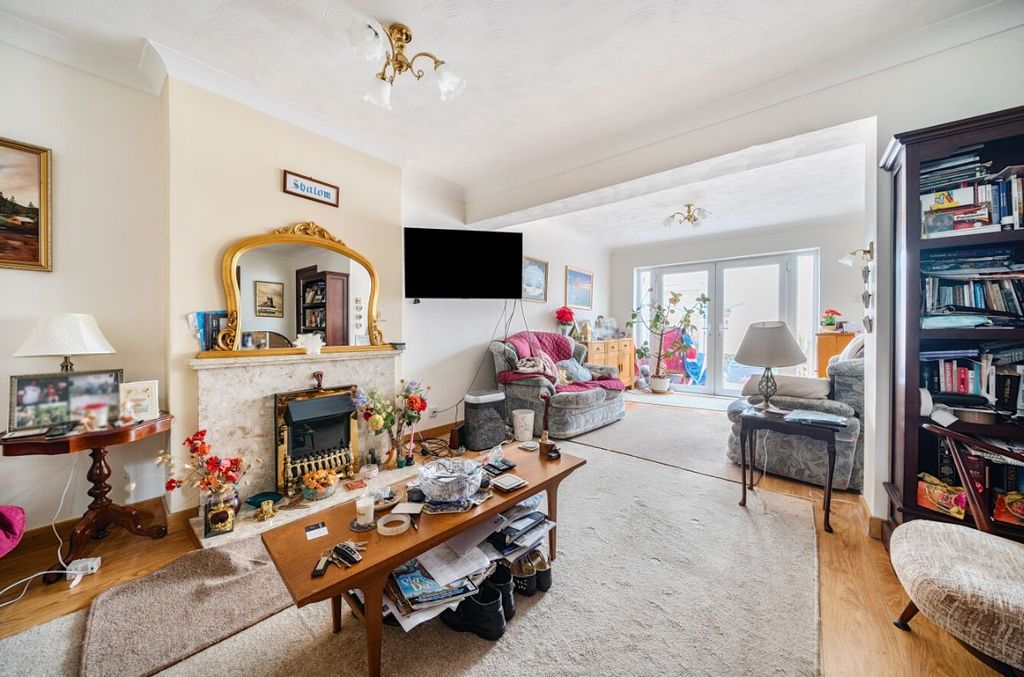 Property photo 2 of 17