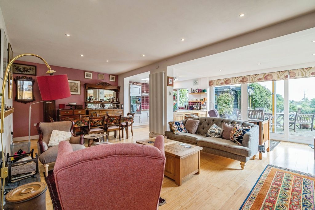 Property photo 2 of 35 Photo