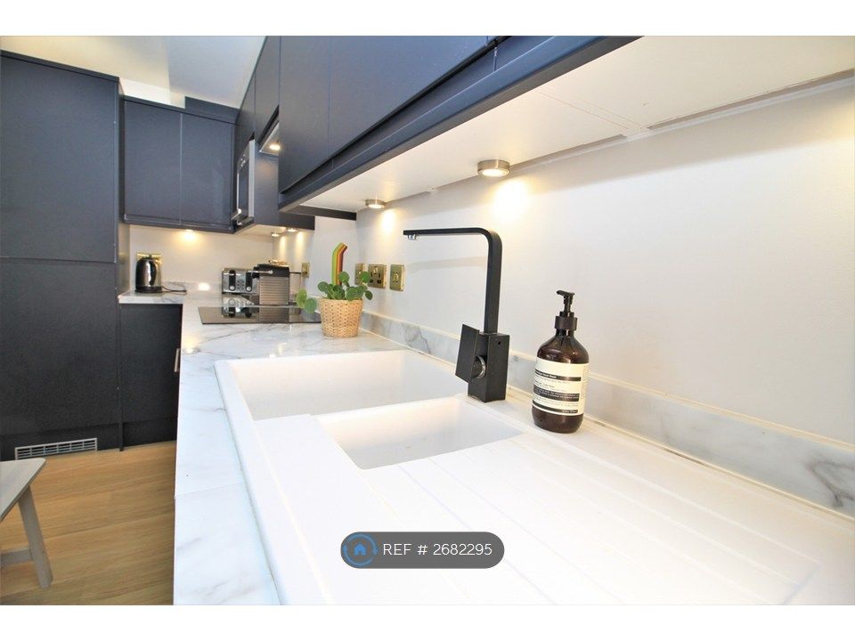 Property photo 2 of 16 Kitchen