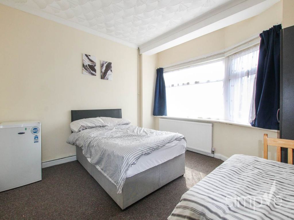 Property photo 3 of 7 Img_4099