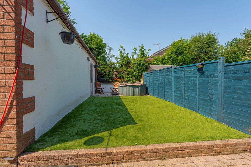 Property photo 2 of 26