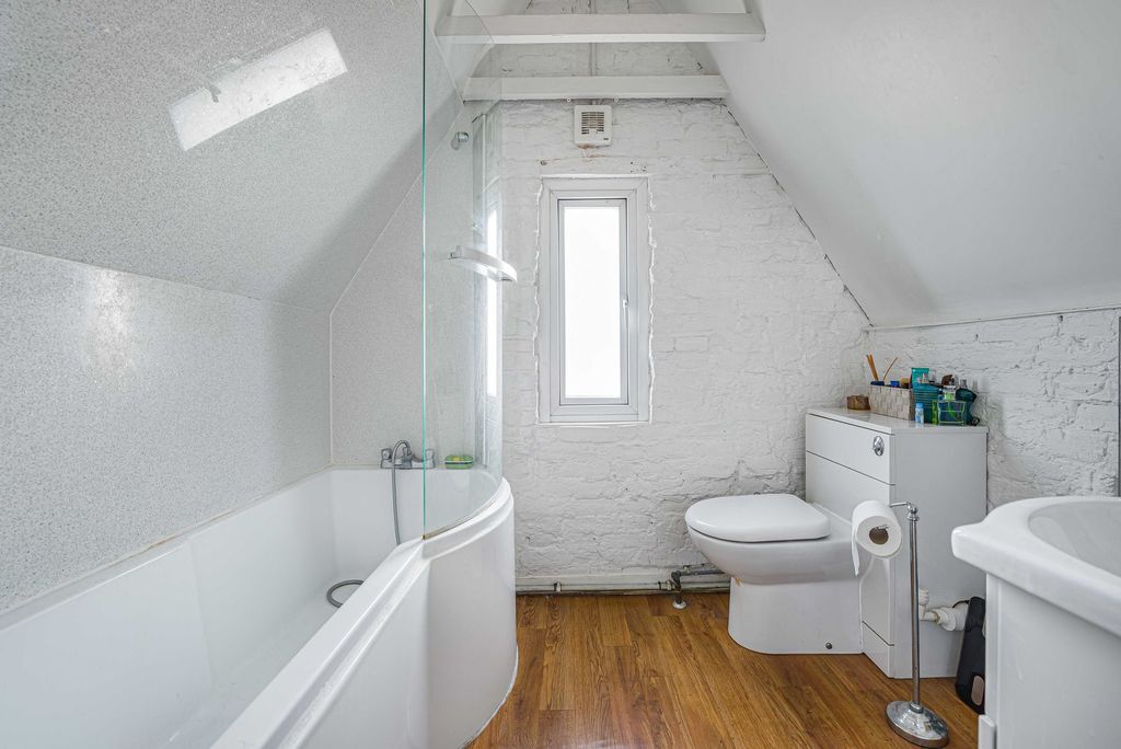 Property photo 3 of 14 Bathroom