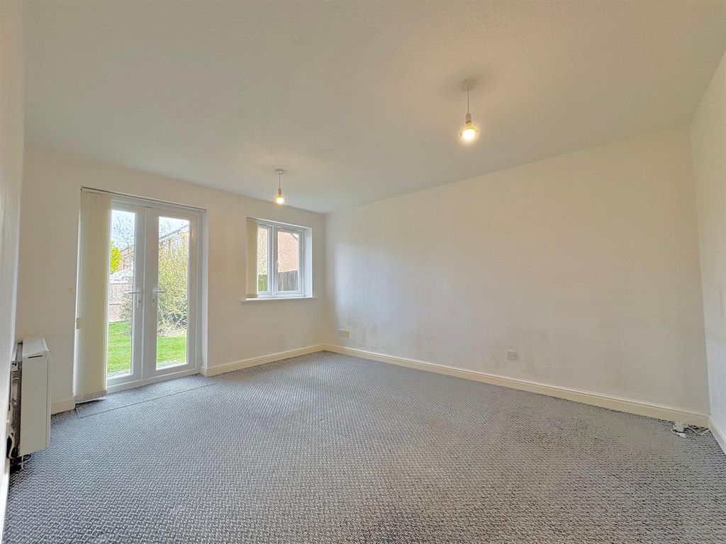 Property photo 3 of 9 Lounge.Jpg