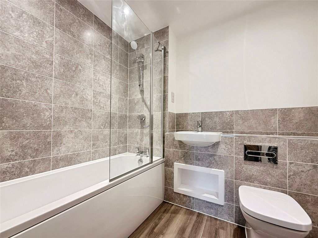 Property photo 3 of 6 Bathroom