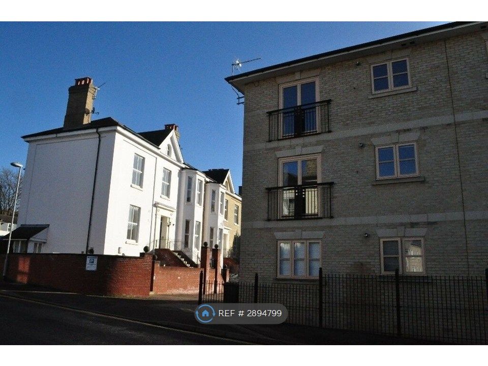 Property photo 2 of 35