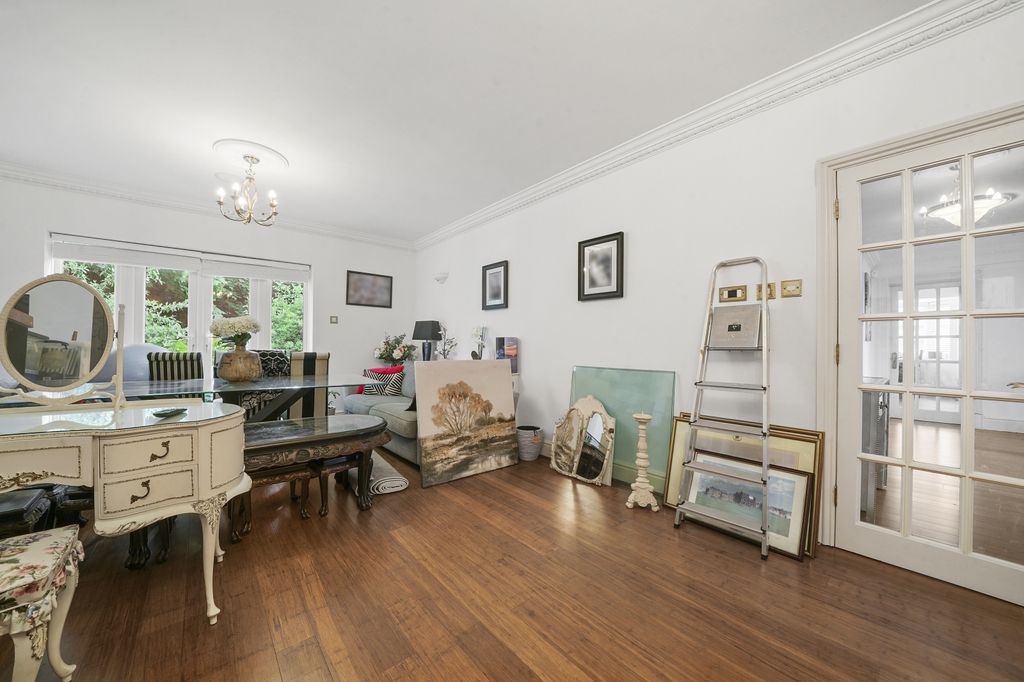 Property photo 2 of 18