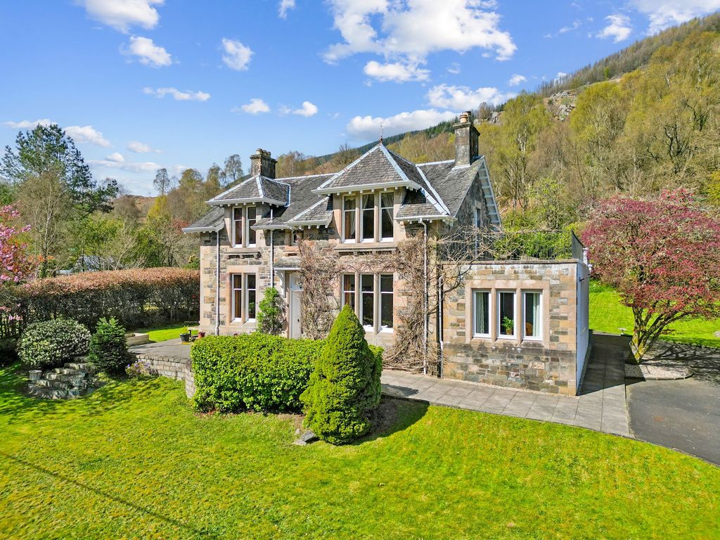 Property photo 1 of 41