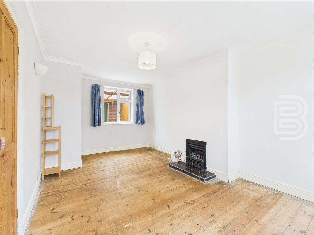 Property photo 2 of 19 Cam05587G0-Pr0037-Still014.Jpg