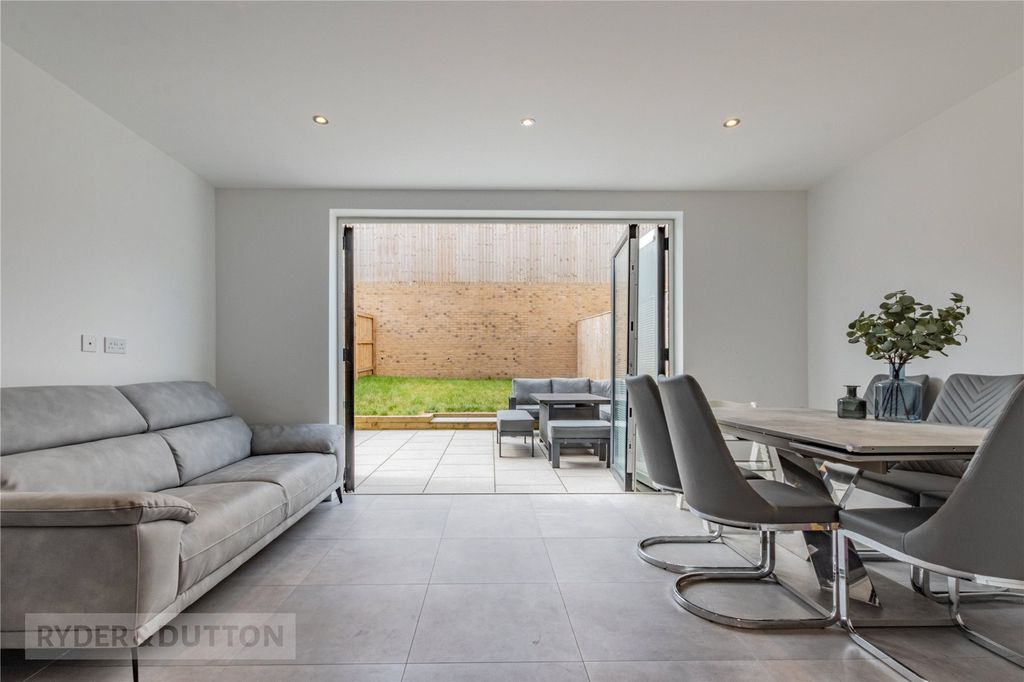 Property photo 3 of 27 Kitchen Diner