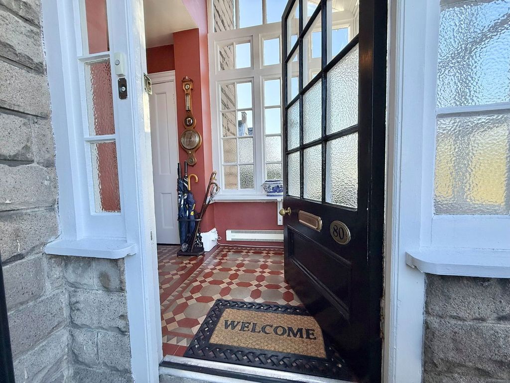 Property photo 2 of 52