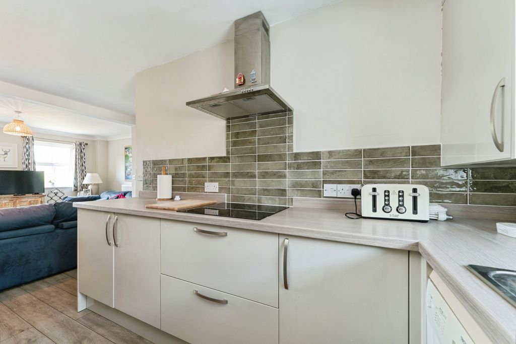 Property photo 3 of 23 Pbox-Img.Jpg