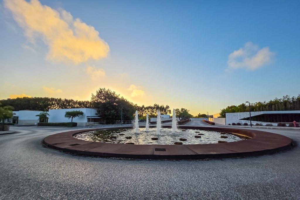 Property photo 3 of 115