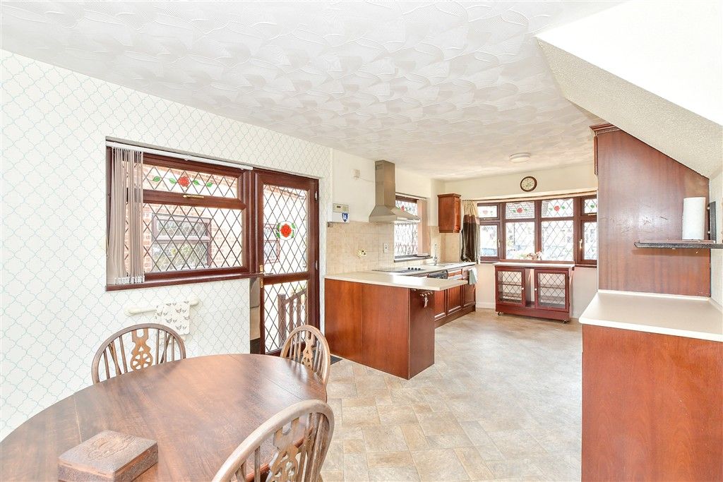 Property photo 3 of 12 Kitchen