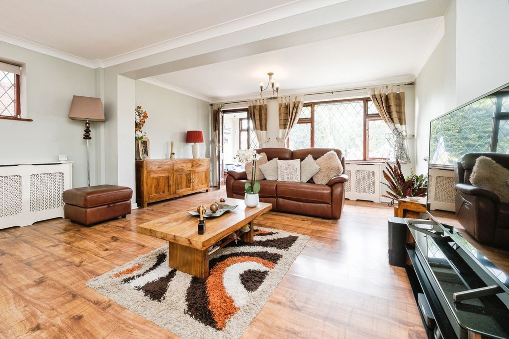 Property photo 2 of 33 Pbox-Img.Jpg